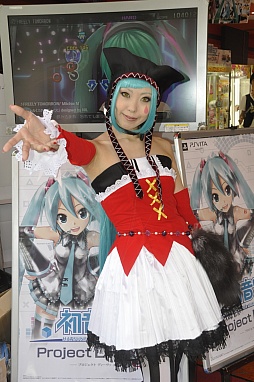 画像ギャラリー No.014のサムネイル画像 / 「初音ミク -Project DIVA- f」の発売記念抽選会をレポート。林 誠司プロデューサーのミニインタビューも掲載