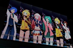 画像ギャラリー No.019のサムネイル画像 / ［TGS 2012］「初音ミク -Project DIVA-f」が「みんなといっしょ」とコラボ。「ヴァイスシュバルツ」への参戦も発表されたステージ「オビでぃばっ！」