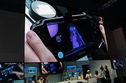 画像ギャラリー No.013のサムネイル画像 / ［TGS 2012］ミクさんのマニアックなコーディネートがお披露目に。第3回「オビでぃばっ！ ドキッ！女だらけの『Project DIVA f』」レポート 
