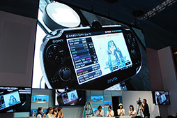 画像ギャラリー No.014のサムネイル画像 / ［TGS 2012］ミクさんのマニアックなコーディネートがお披露目に。第3回「オビでぃばっ！ ドキッ！女だらけの『Project DIVA f』」レポート 