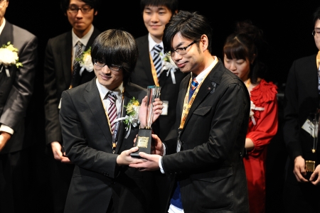 画像ギャラリー No.020のサムネイル画像 / KONAMIのアーケードタイトルチャンピオンが六本木に集結。「KONAMI Arcade Championship 2012 グランドフィナーレ〜授賞祝賀会〜」レポート