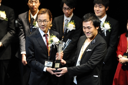 画像ギャラリー No.021のサムネイル画像 / KONAMIのアーケードタイトルチャンピオンが六本木に集結。「KONAMI Arcade Championship 2012 グランドフィナーレ〜授賞祝賀会〜」レポート