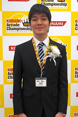 画像ギャラリー No.046のサムネイル画像 / KONAMIのアーケードタイトルチャンピオンが六本木に集結。「KONAMI Arcade Championship 2012 グランドフィナーレ〜授賞祝賀会〜」レポート