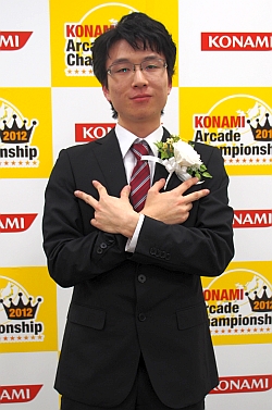 画像ギャラリー No.048のサムネイル画像 / KONAMIのアーケードタイトルチャンピオンが六本木に集結。「KONAMI Arcade Championship 2012 グランドフィナーレ〜授賞祝賀会〜」レポート
