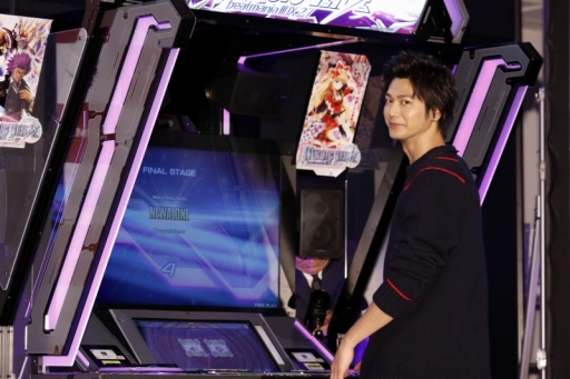 画像ギャラリー No.018のサムネイル画像 / 「BEMANI」のプロリーグ「BEMANI PRO LEAGUE」が発足。速水もこみちさんや音楽ゲームプレイヤーのDOLCE.選手も登場した発表会をレポート