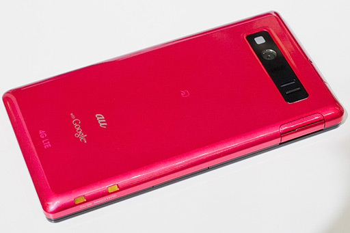 画像ギャラリー No.034のサムネイル画像 / 5インチのフルHD液晶を搭載する「HTC J butterfly HTL21」が登場。auの2012年冬モデル端末発表会レポート