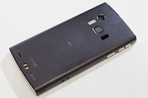 画像ギャラリー No.041のサムネイル画像 / 5インチのフルHD液晶を搭載する「HTC J butterfly HTL21」が登場。auの2012年冬モデル端末発表会レポート