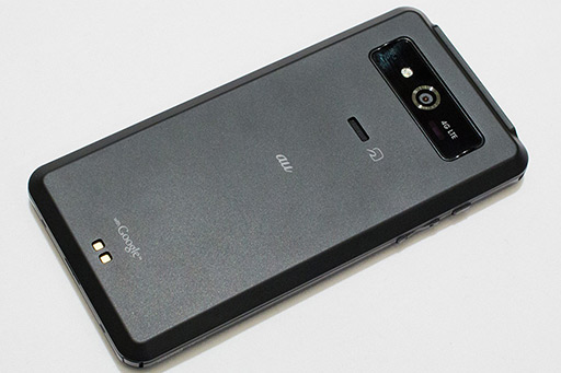 画像ギャラリー No.057のサムネイル画像 / 5インチのフルHD液晶を搭載する「HTC J butterfly HTL21」が登場。auの2012年冬モデル端末発表会レポート