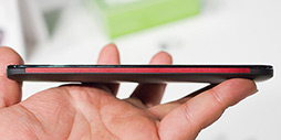 画像ギャラリー No.009のサムネイル画像 / HTC，12月上旬発売予定となる「HTC J butterfly」のプレスイベントを開催。使いやすさを追求したハイエンド端末