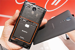 画像ギャラリー No.015のサムネイル画像 / KDDIの2013年夏スマホ,計4機種をレポート。Xperia ULのベンチマークテスト結果も公開