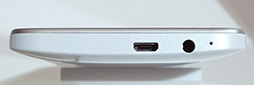 画像ギャラリー No.007のサムネイル画像 / 「HTC J butterfly」や「isai vivid」など独自モデルの実力やいかに? KDDIの2015年夏モデルスマートフォンを触ってきた