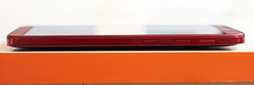 画像ギャラリー No.009のサムネイル画像 / 「HTC J butterfly」や「isai vivid」など独自モデルの実力やいかに? KDDIの2015年夏モデルスマートフォンを触ってきた