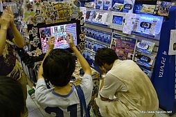 画像ギャラリー No.011のサムネイル画像 / 「アイルーでパズルー」対決が行われたゲームズマーヤでの店頭体験会をレポート。「ハギとこ」に出演できるかもしれない店頭体験会は8月7日に仙台で実施 