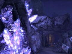 「ESO」の新章「グレイムーア」は，スカイリムでの冒険の序章。闇の一端に触れる物語と，タムリエルの歴史を探る「古遺物」システムを紹介