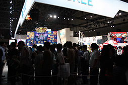 画像ギャラリー No.014のサムネイル画像 / ［TGS 2012］昨年なんだか凄いことになっていた一般日のグリーブースを偵察してきた。……やっぱり今年もブース裏側まで大行列