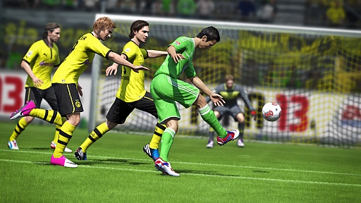 画像ギャラリー No.008のサムネイル画像 / ［TGS 2012］今度の「FIFA 13」では，予想もしないことが起きる。人気シリーズの最新作は，予測不可能なサッカーの面白さを追求