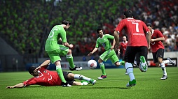 画像ギャラリー No.011のサムネイル画像 / ［TGS 2012］今度の「FIFA 13」では，予想もしないことが起きる。人気シリーズの最新作は，予測不可能なサッカーの面白さを追求