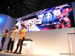 画像ギャラリー No.008のサムネイル画像 / ［TGS 2012］水着姿？での戦闘シーン入りのPVも上映された「エクストルーパーズ」ステージをレポート。TGS会場で試遊すると“餃子の王将”の割引券がもらえるサービスも
