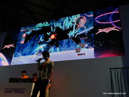 画像ギャラリー No.021のサムネイル画像 / ［TGS 2012］水着姿？での戦闘シーン入りのPVも上映された「エクストルーパーズ」ステージをレポート。TGS会場で試遊すると“餃子の王将”の割引券がもらえるサービスも