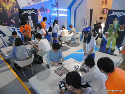 画像ギャラリー No.003のサムネイル画像 / ［TGS 2012］3DS版「エクストルーパーズ」のプレイレポートをお届け。“マンガチック”な演出と3D立体視の相性は抜群で，カプコンらしい手触りのアクション