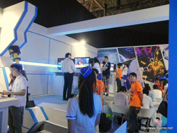 画像ギャラリー No.004のサムネイル画像 / ［TGS 2012］3DS版「エクストルーパーズ」のプレイレポートをお届け。“マンガチック”な演出と3D立体視の相性は抜群で，カプコンらしい手触りのアクション