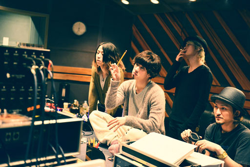 画像ギャラリー No.002のサムネイル画像 / 「DmC」ロックバンドONE OK ROCKとのタイアップソングが来年1月9日に発売