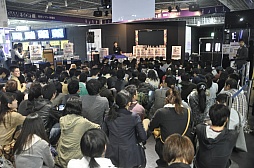 画像ギャラリー No.001のサムネイル画像 / 新コスチュームなどの初出し情報も続々発表。発売間近となった「テイルズ オブ エクシリア2」のトークショー&先行体験会をレポート