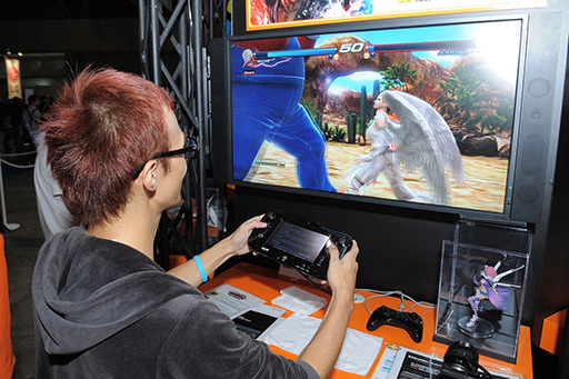 画像ギャラリー No.008のサムネイル画像 / ［TGS 2012］Wii U GamePadで快適コンボ生活。バンダイナムコブースで見つけた「鉄拳タッグトーナメント2 Wii U Edition」のプレイレポートを掲載