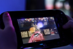 画像ギャラリー No.014のサムネイル画像 / ［E3 2012］プラチナゲームズの「Project P-100」（仮題）は，“自販機マン”や“便器マン”といったヒーローの一団が戦う新作アクション。直撮りムービー付きのプレイレポートを掲載