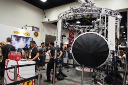 画像ギャラリー No.088のサムネイル画像 / ［COMIC-CON 2013］漫画やアニメ，ゲームの祭典「Comic-Con International 2013」が開幕。前夜祭“Preview Night”の模様を写真と共にお届け