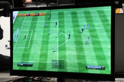 画像ギャラリー No.008のサムネイル画像 / 「第4回 eスポーツ JAPAN CUP」が開催。「FIFA 13」「StarCraft II」「鉄拳タッグトーナメント2」にて繰り広げられた決勝をレポート