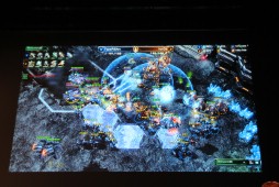 画像ギャラリー No.012のサムネイル画像 / 「第4回 eスポーツ JAPAN CUP」が開催。「FIFA 13」「StarCraft II」「鉄拳タッグトーナメント2」にて繰り広げられた決勝をレポート
