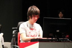 画像ギャラリー No.025のサムネイル画像 / 「第4回 eスポーツ JAPAN CUP」が開催。「FIFA 13」「StarCraft II」「鉄拳タッグトーナメント2」にて繰り広げられた決勝をレポート