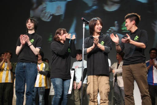 画像ギャラリー No.029のサムネイル画像 / 「第4回 eスポーツ JAPAN CUP」が開催。「FIFA 13」「StarCraft II」「鉄拳タッグトーナメント2」にて繰り広げられた決勝をレポート