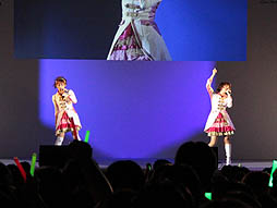 画像ギャラリー No.034のサムネイル画像 / ［TGS 2012］アイマスのライブイベント「THE IDOLM@STER SHINY FESTA前夜祭 in TGS2012 〜新曲たっぷり聴かせちゃいますスペシャル♪〜」レポート。「シャイニーフェスタ」収録曲をどーんとご披露