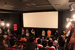 画像ギャラリー No.013のサムネイル画像 / 「シャイニーフェスタ 新作アニメ プレミアム先行上映会」が徳島のマチ★アソビ Vol.9で開催。上映されたアニメは，どのバージョンのものだったのか