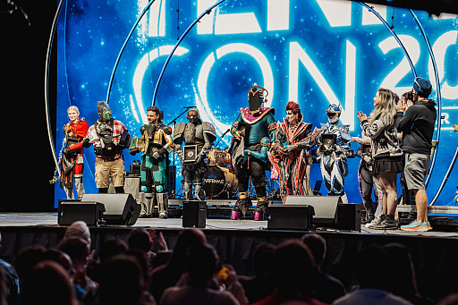 画像ギャラリー No.017のサムネイル画像 / 世界中のテンノたちが集まる「Warframe」のイベント“TennoCon 2025”レポート。10周年を迎え，初のコンサートでファンの熱量は最高潮