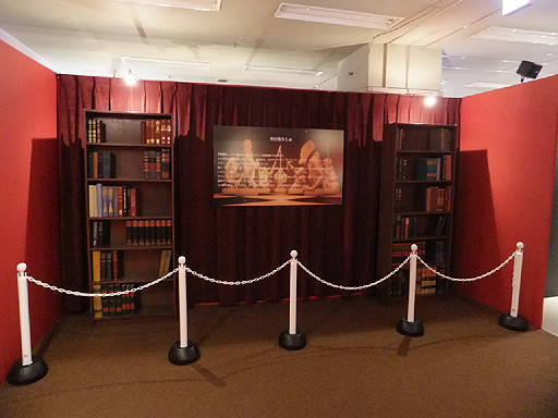 画像ギャラリー No.003のサムネイル画像 / 体感型イベント「Fate/Zero -第四次聖杯戦争展-」内覧会レポート。魂を震わせたあの戦いの日々をもう一度。マスターとなってその手に聖杯を掴め!