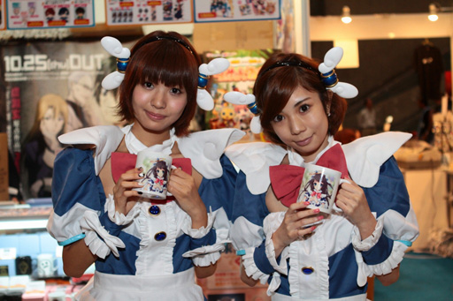画像ギャラリー No.002のサムネイル画像 / ［TGS 2012］日本一ソフトウェア，一般公開日の早朝に“神様と運命革命のくじびき抽選券”を海浜幕張駅前で配布。なんだかいろいろ当たるかも？
