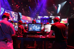 画像ギャラリー No.011のサムネイル画像 / ［E3 2013］E3会場で「Battlefield 4」の64人対戦をプレイ。上海を舞台にアメリカ軍と中国軍の死闘が繰り広げられる