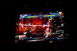 画像ギャラリー No.008のサムネイル画像 / シリーズ最新作「BLAZBLUE CHRONO PHANTASMA」が「ぶるふぇす2012 -らいおっとさまー あげいん-」にて発表。8月6日〜12日の期間にロケテストも実施