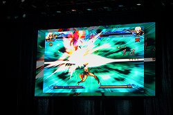 画像ギャラリー No.011のサムネイル画像 / シリーズ最新作「BLAZBLUE CHRONO PHANTASMA」が「ぶるふぇす2012 -らいおっとさまー あげいん-」にて発表。8月6日〜12日の期間にロケテストも実施