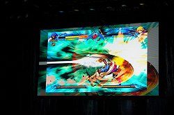 画像ギャラリー No.014のサムネイル画像 / シリーズ最新作「BLAZBLUE CHRONO PHANTASMA」が「ぶるふぇす2012 -らいおっとさまー あげいん-」にて発表。8月6日〜12日の期間にロケテストも実施