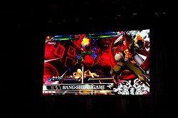 画像ギャラリー No.018のサムネイル画像 / シリーズ最新作「BLAZBLUE CHRONO PHANTASMA」が「ぶるふぇす2012 -らいおっとさまー あげいん-」にて発表。8月6日〜12日の期間にロケテストも実施
