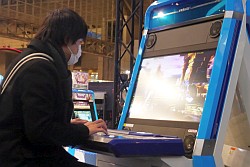 画像ギャラリー No.010のサムネイル画像 / ［JAEPO2014］タオカカに続きν-13も「グルーヴコースター」に参戦。声優vs.開発者のバトルも繰り広げられた「BLAZBLUE CHRONOPHANTASMA スペシャルステージ」レポート