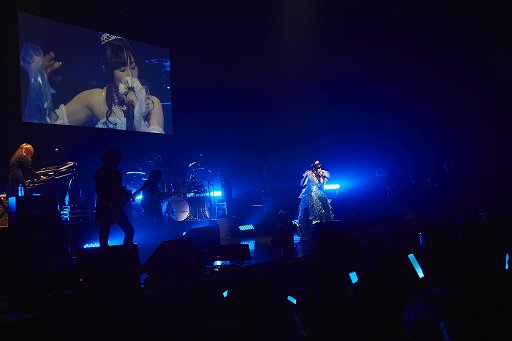 画像ギャラリー No.015のサムネイル画像 / Zepp Tokyoを蒼く染め上げた「BLAZBLUE　MUSIC LIVE 2015」をレポート。森利道氏と石渡太輔氏へのインタビューも合わせて掲載