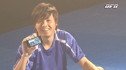 画像ギャラリー No.011のサムネイル画像 / 「バーコードフットボーラー」，遠藤保仁選手のCMメイキング映像などを公開