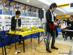 画像ギャラリー No.004のサムネイル画像 / 音楽CD「We are ROCK-MEN！2」発売記念。カプコンのコンポーザーユニット「ROCK-MEN」によるCD発売記念インストアライブをレポート