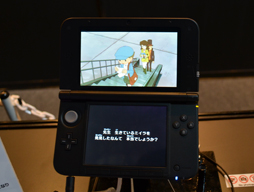 画像ギャラリー No.003のサムネイル画像 / ［TGS 2012］「レイトン教授と超文明Aの遺産」は，シリーズの基本を手堅く押さえた内容。待ち行列も長く，人気の高さをあらためて実感