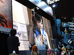 画像ギャラリー No.014のサムネイル画像 / ［TGS 2014］魅杏のピュアなプレイで怪獣を撃退。「地球防衛軍×劇団ドリームクラブ ホストガール（or代表）スペシャルLIVEオンステージ」をレポート